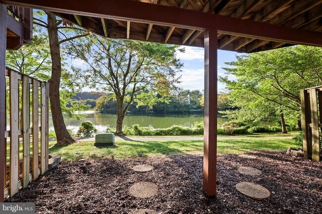 Building Photo - 2916 Bridgehampton Ct
