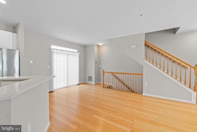 Building Photo - 519 Ensemble Ct