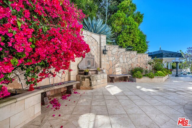 Building Photo - 11244 Briarcliff Ln