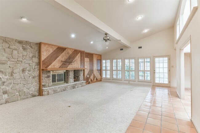 Building Photo - 1 Cadena Ct
