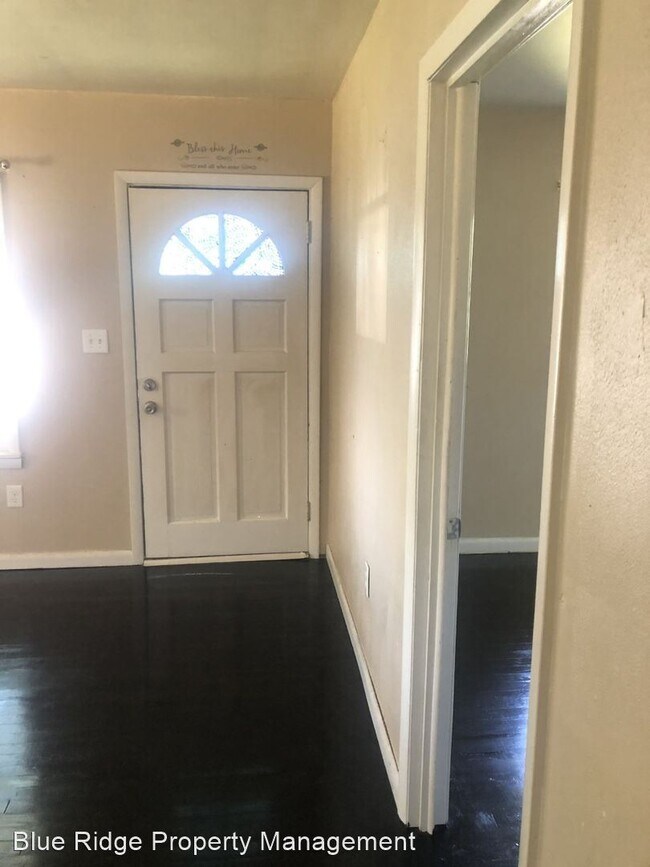 Building Photo - 2 br, 1 bath House - 3013 Bloomingdale Road