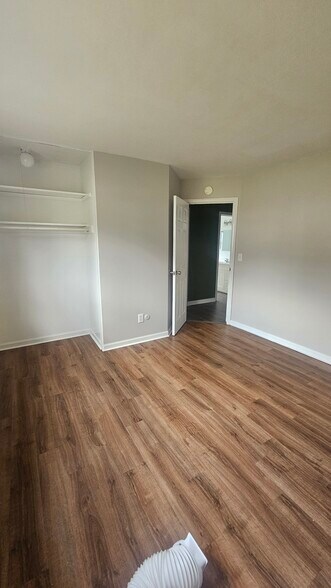 Building Photo - 2525 McKee Ave SW