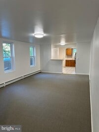 Building Photo - 132 E 18th St