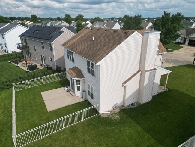 Building Photo - 3922 Wildflower Dr