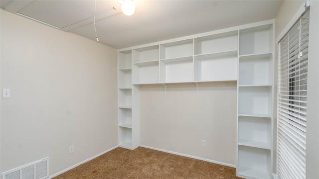 Building Photo - 5621 Brent Dr