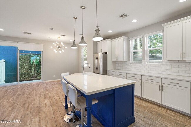 Building Photo - 714 E Boca Raton Rd