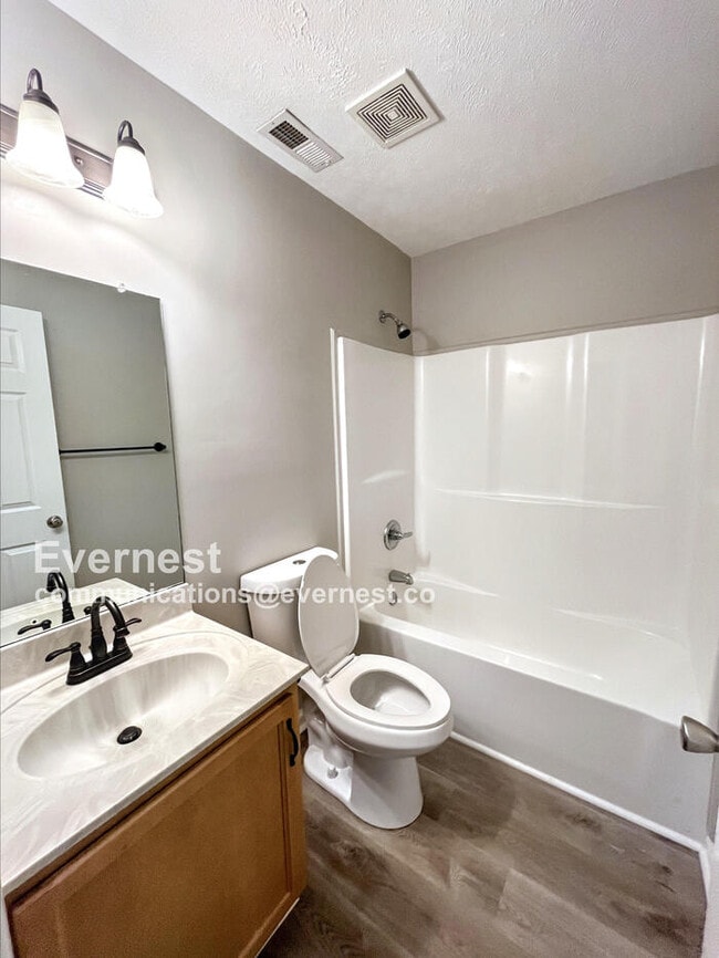 Building Photo - 507 Oakmont Dr