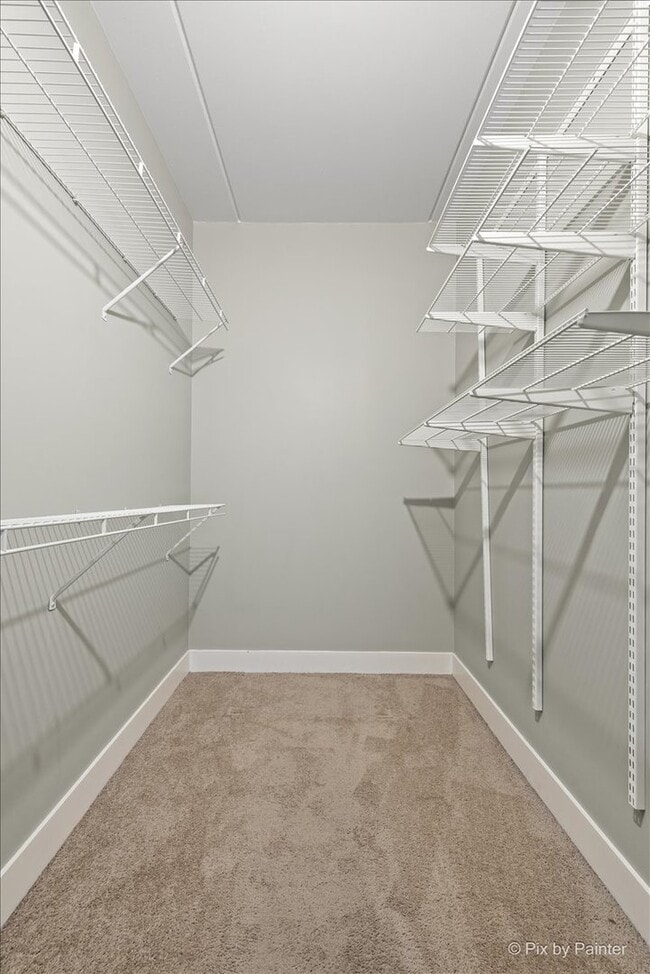 Building Photo - 873 N Larrabee St