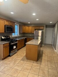 Building Photo - 13-15 Westwood Drive