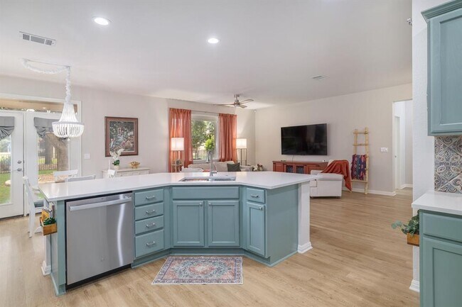 Building Photo - 296 Red Poppy Trail
