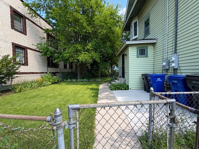 Building Photo - 1157 Dayton Ave