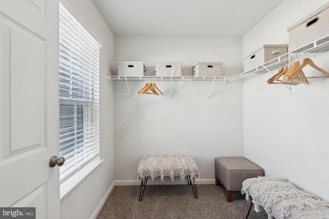 Building Photo - 152 Rae Ct