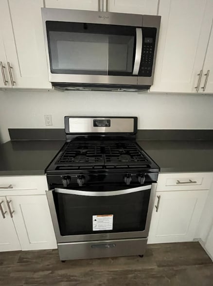 Interior Photo - 5940 San Fernando Rd