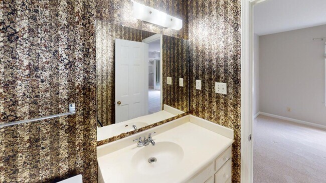 Building Photo - 6619 Bunker Hill Cir
