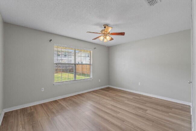 Building Photo - 203 Citadel Ln