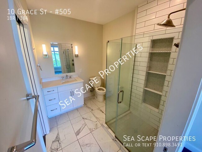 Building Photo - Apartment with Waterview in Downtown Wilmi...
