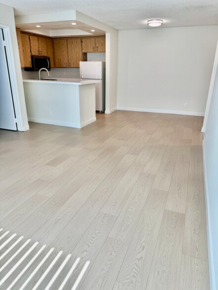 Building Photo - 5259 Cartwright Ave