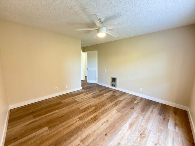 Building Photo - IRVINE 1 BED, 1 BATH CONDO- $2,375 ("THE SPRINGS" COMMUNITY)