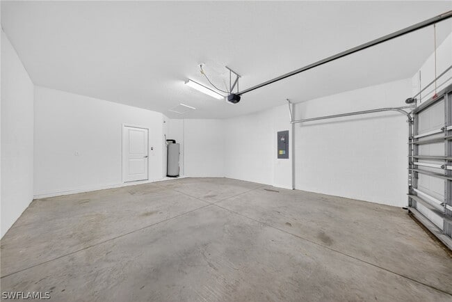 Building Photo - 2220 Dragonfruit Wy