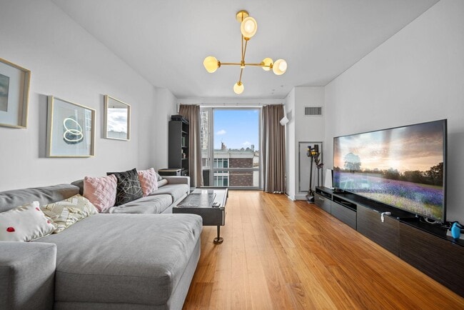 Building Photo - 2 Shore Ln