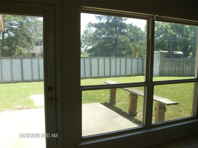 Building Photo - 17202 Timber Cliff Ct