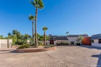 Building Photo - Beautiful 5 bed/4 bath + Den in Desirable Paradise Valley
