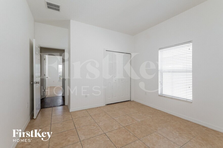 Building Photo - 209 Magical Way