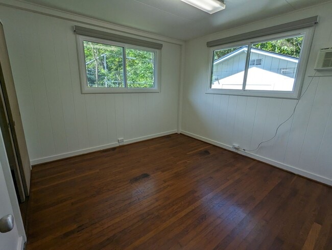 Building Photo - Vintage Upper Manoa 3 bed 2.5 Bath home