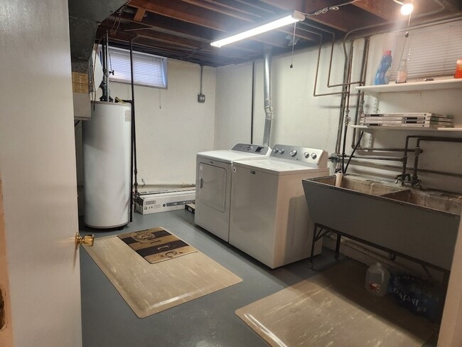 Building Photo - 7453 N Karlov Ave