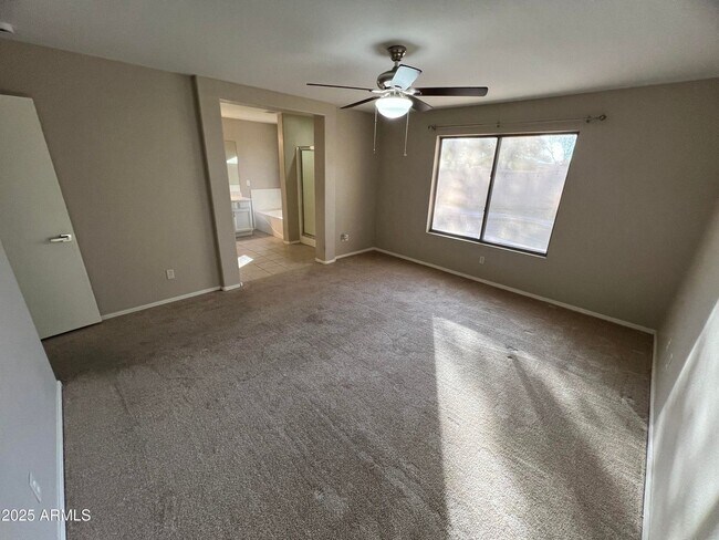 Building Photo - 13709 W Cottonwood St