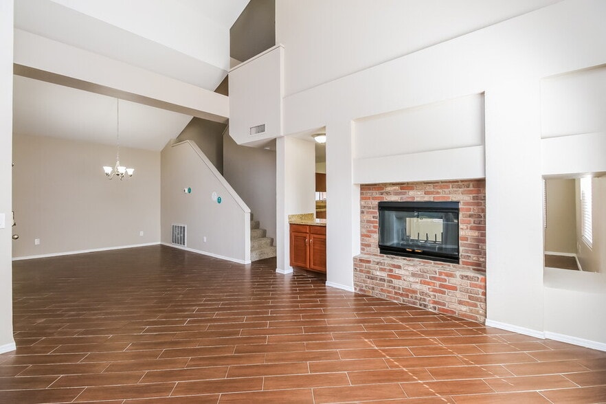 Building Photo - 48 W Melody Ave