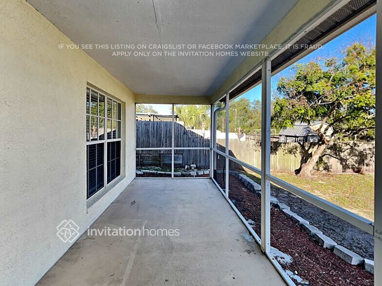 Building Photo - 10424 Autumnwood Dr