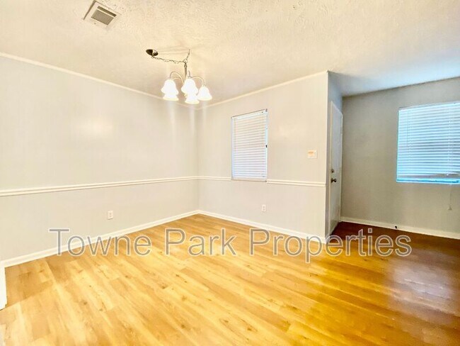 Building Photo - 3309 McDonald St