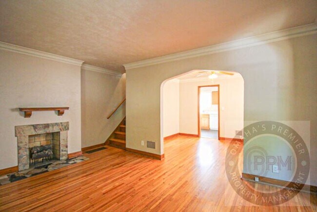 Building Photo - 2 Story 3 Bedroom 2 Bathroom home in the h...