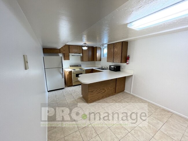 Building Photo - 245 I St