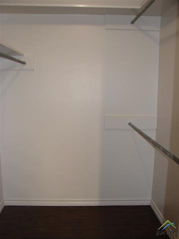 Building Photo - 423 Top Hill Dr