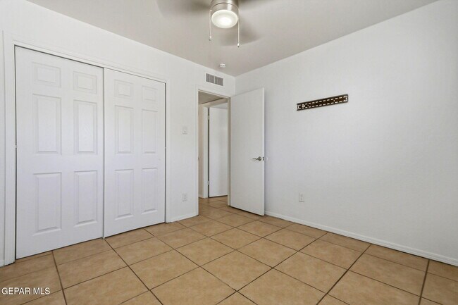 Building Photo - 11189 Ebb Tide Dr