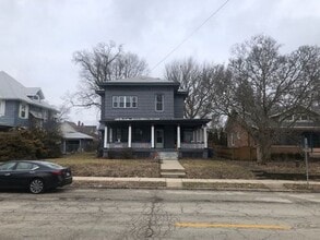 Building Photo - 803 W Wood St