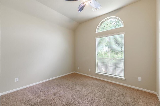 Building Photo - 202 Black Swan Pl