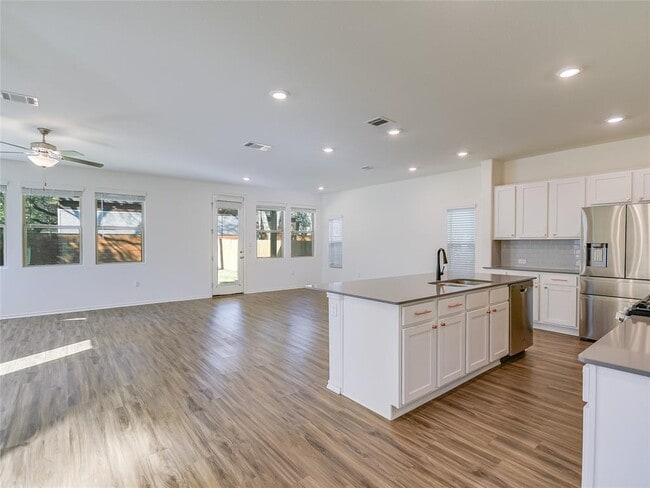 Building Photo - 10418 Bramble Berry Dr