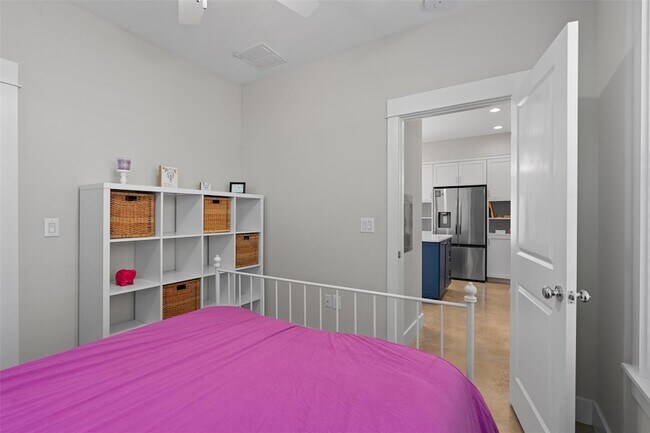 Building Photo - 1809 Chestnut Ave