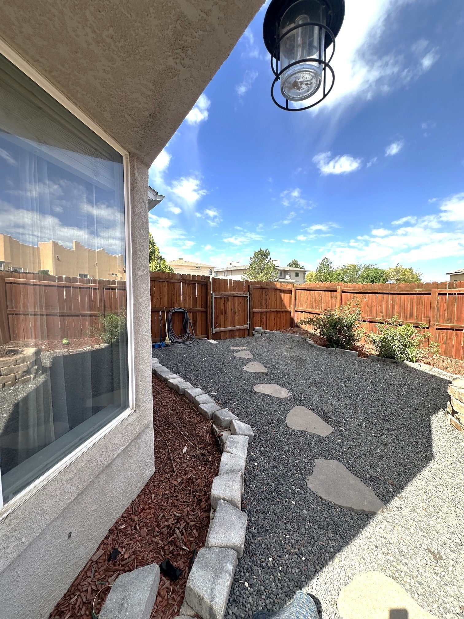 Building Photo - 708 1/2 Willow Creek Rd