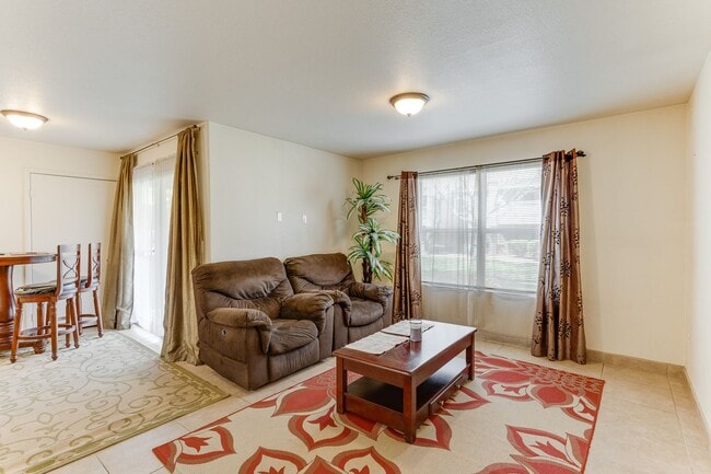 Building Photo - Bright First-Floor 2-Bedroom Condo with Private Patio in Silverado Ranch!