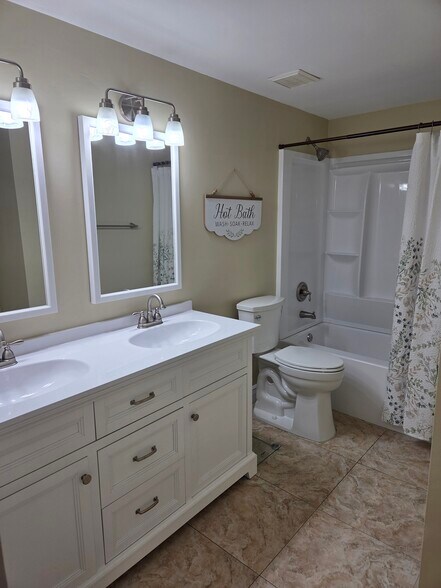 Building Photo - 1235 Reserve Way