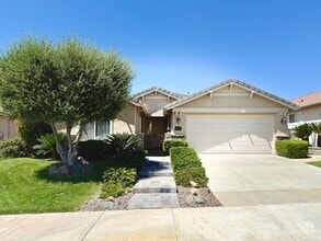 Building Photo - Four Seasons 55+ – Beautifully Upgraded wi...