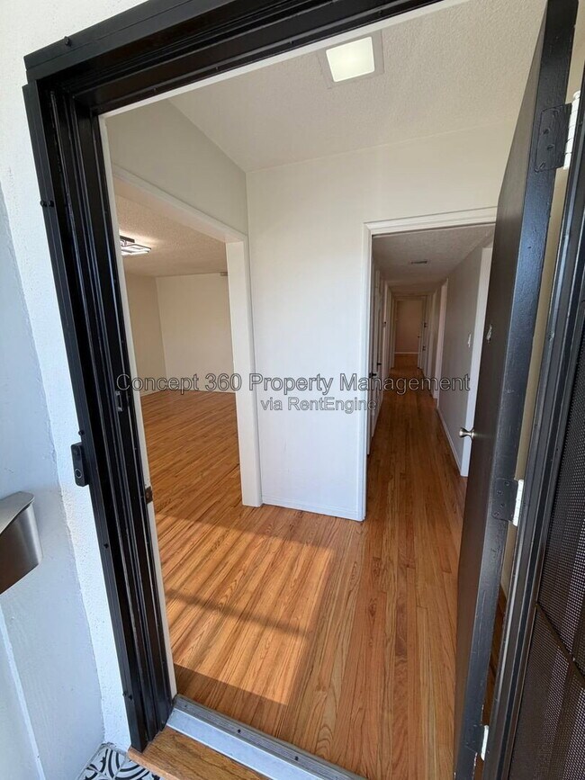 Building Photo - 3610 W 230th St