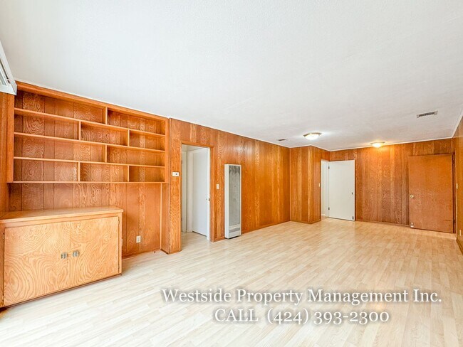 Building Photo - 4400 Vinton Ave