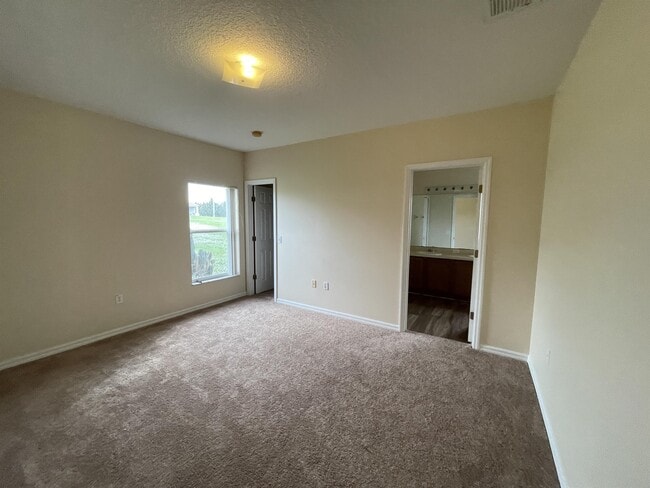 Building Photo - 935 Cumberland Dr