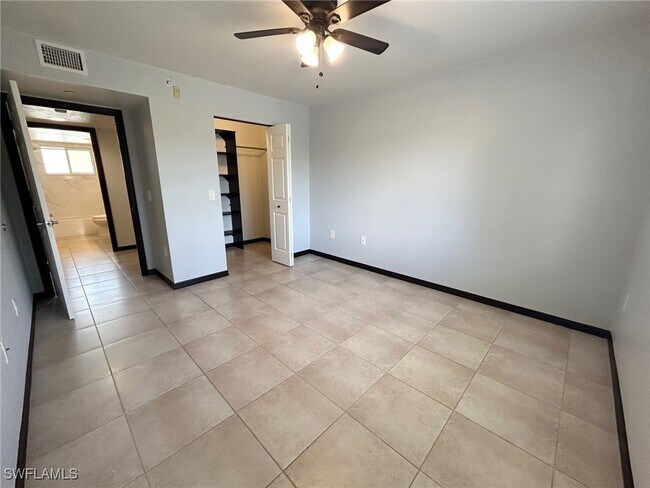 Building Photo - 8284 Key Royal Cir
