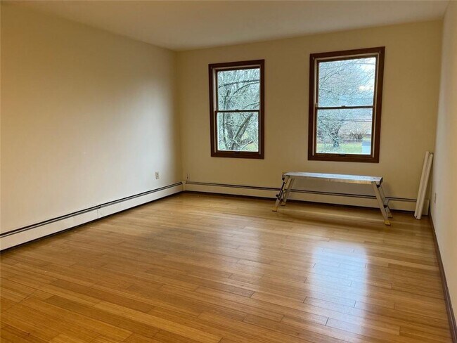 Building Photo - 3 Buttonwood St